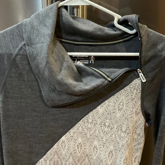 Smartwool Charcoal and Cream Patterned Top - Retail $125! - Picture 6 of 7
